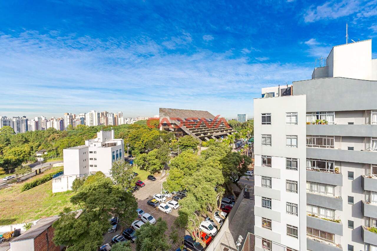 Apartamento à venda no Cabral: