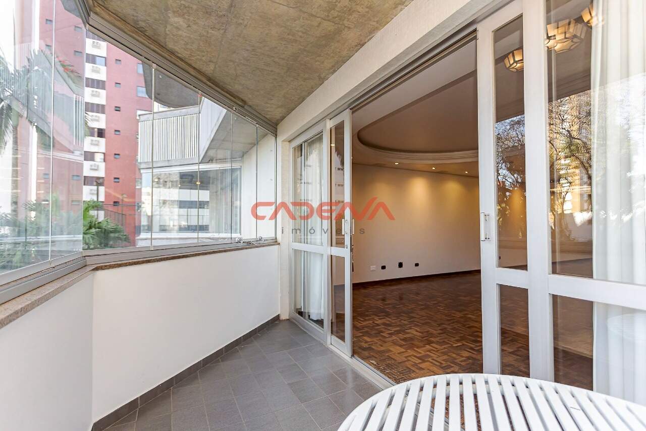 Apartamento à venda no Batel: