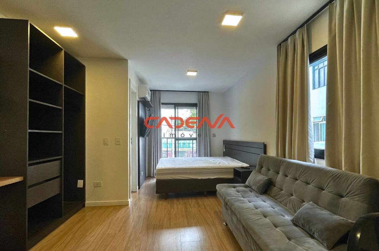Studio para aluguel no Mercês: 