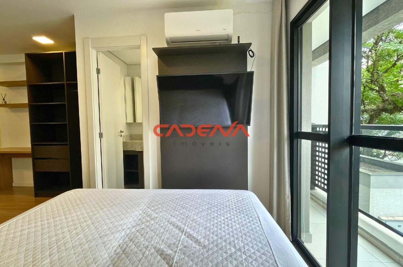 Studio para aluguel no Mercês: 
