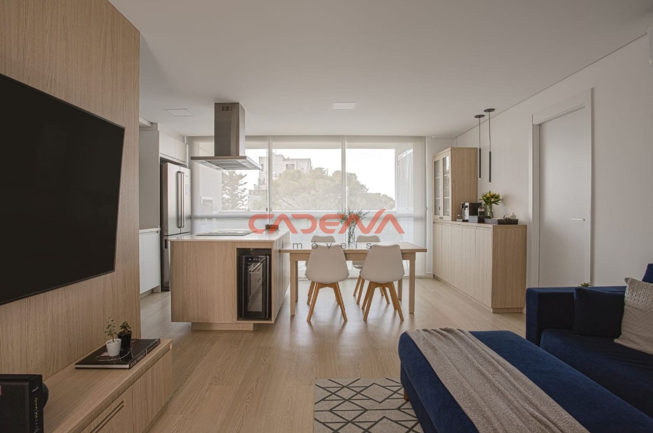 Apartamento à venda no Mercês: 