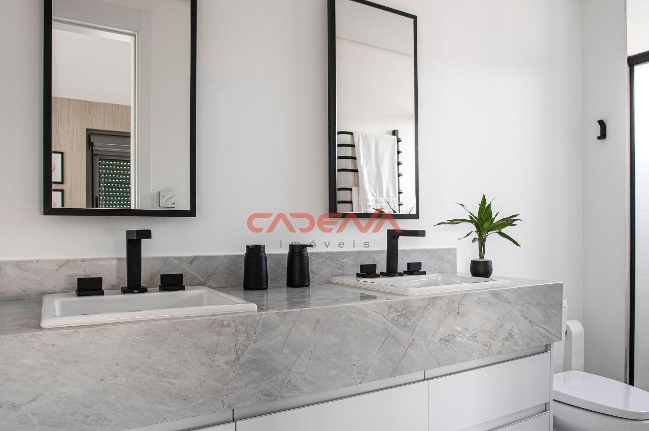 Apartamento à venda no Mercês: 