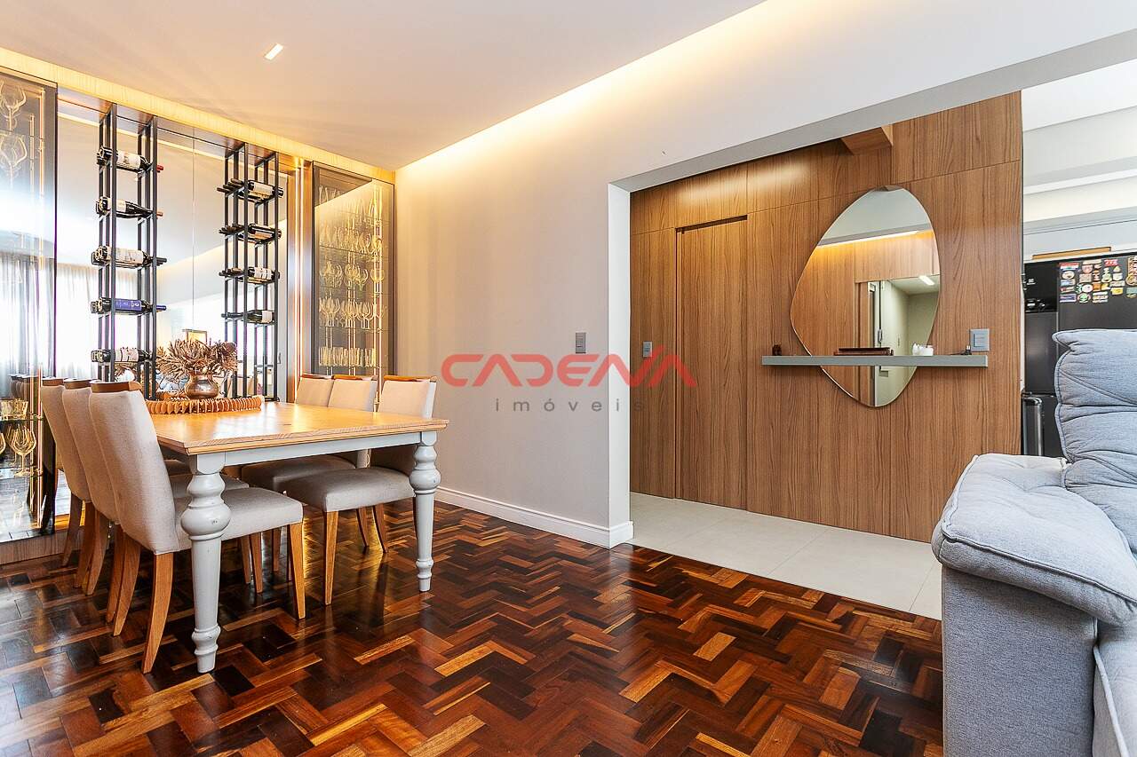 Apartamento à venda no Mercês: 