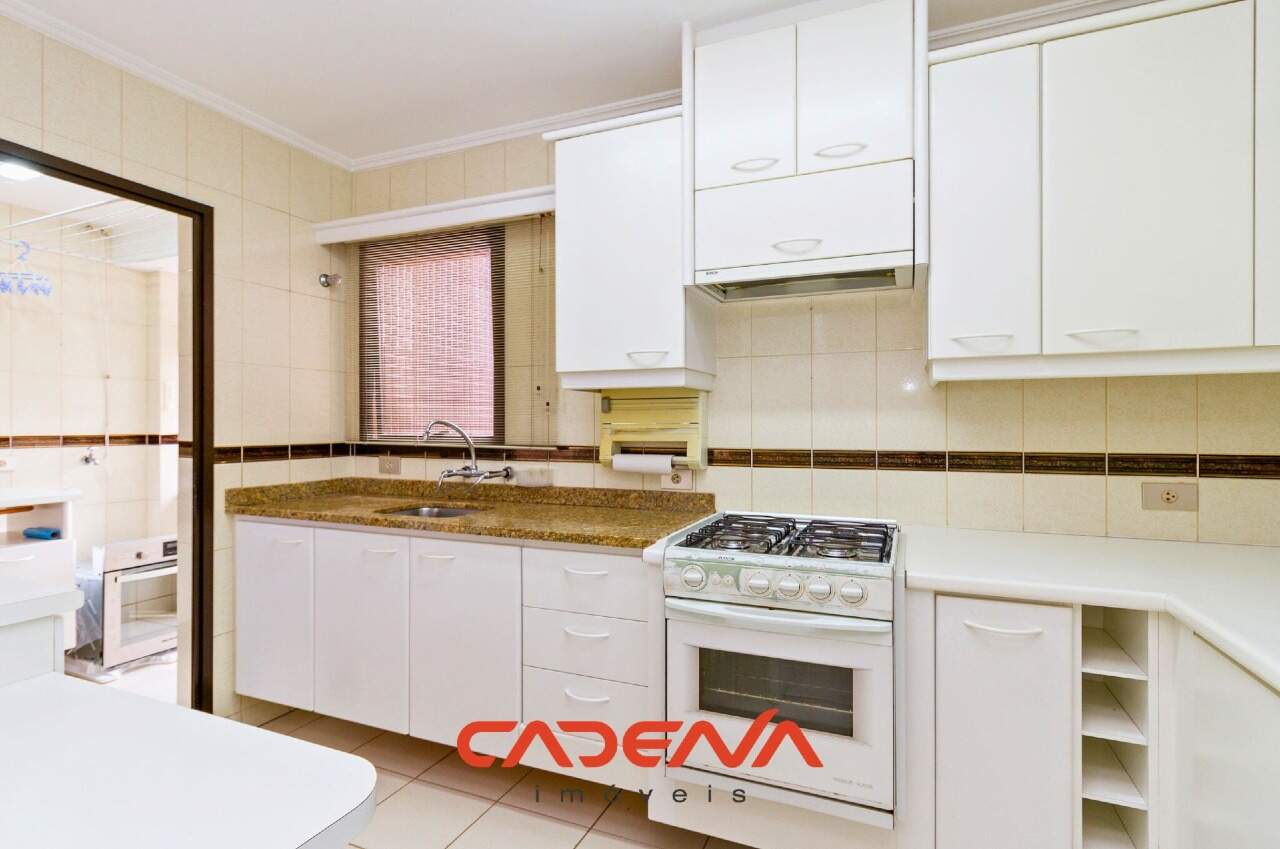 Apartamento para aluguel no Batel: 