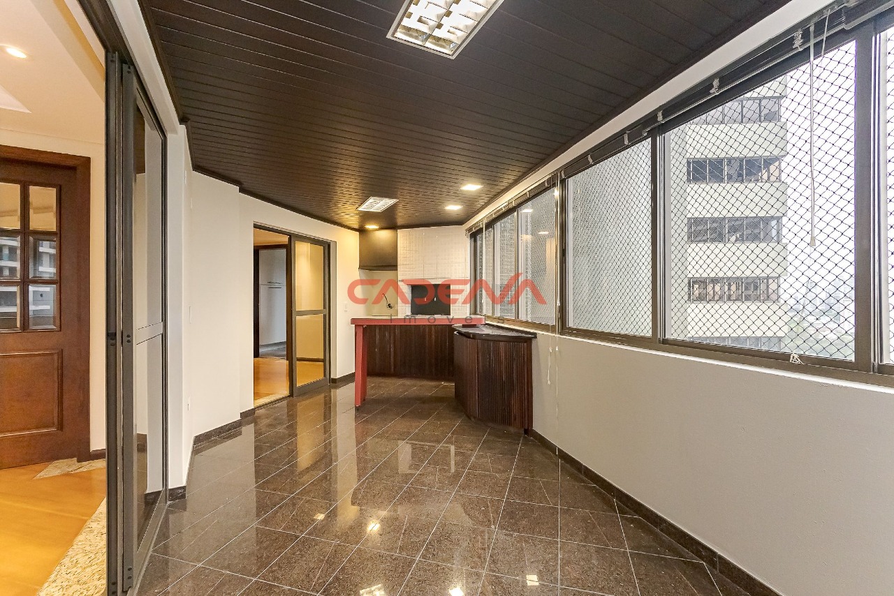 Apartamento à venda no Mossunguê: