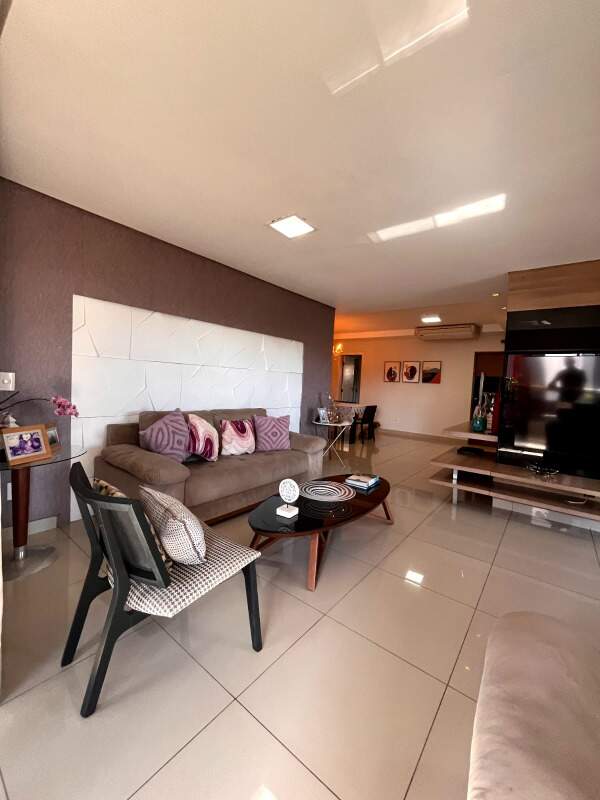 Apartamento à venda no Ilhotas: 