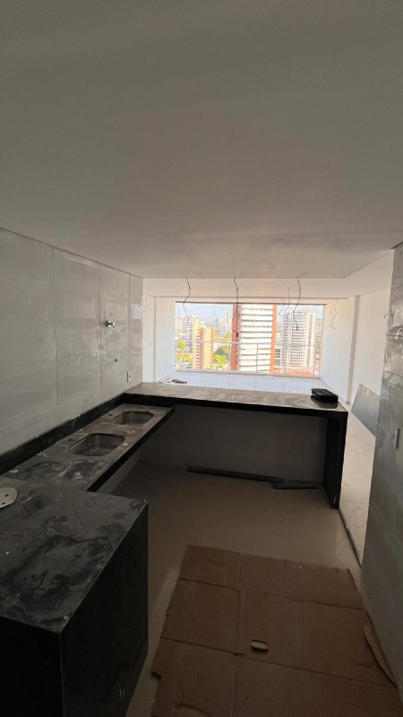 Apartamento à venda no Jóquei: 