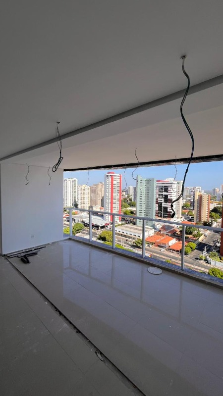 Apartamento à venda no Jóquei: 