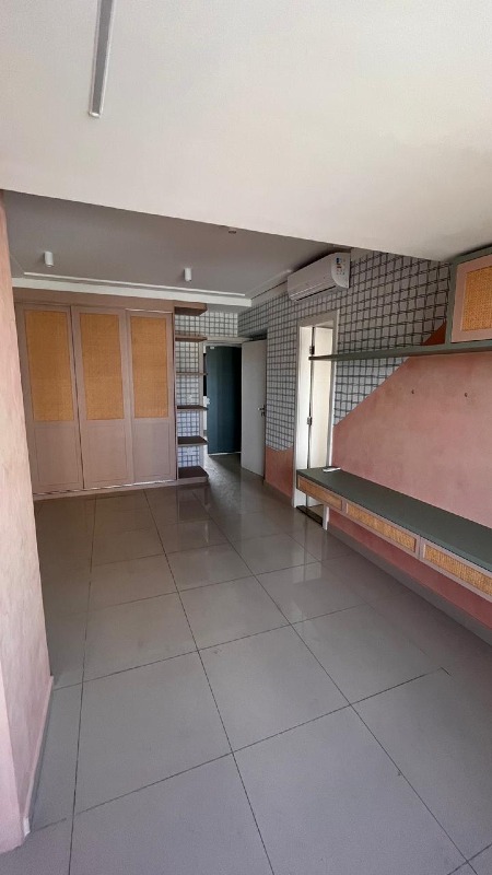 Apartamento à venda no Jóquei: 