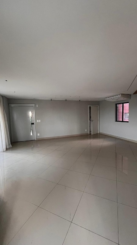 Apartamento à venda no Jóquei: 