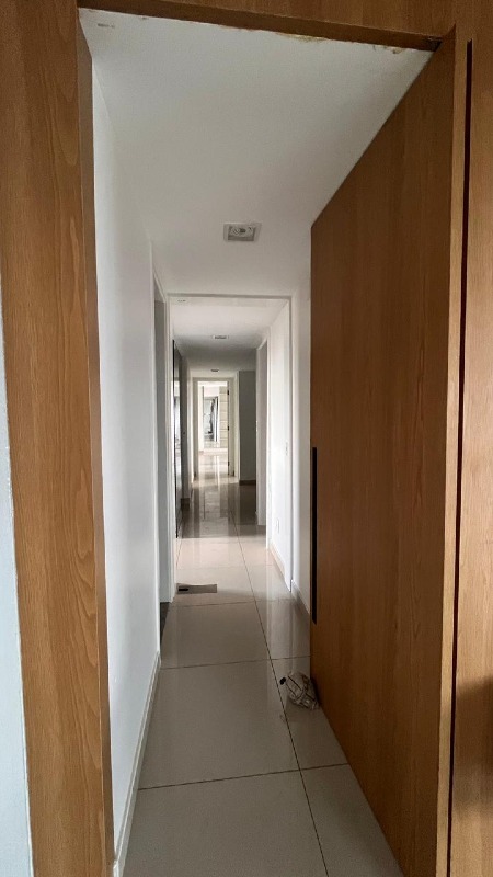 Apartamento à venda no Jóquei: 