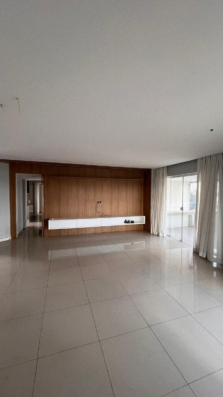 Apartamento à venda no Jóquei: 