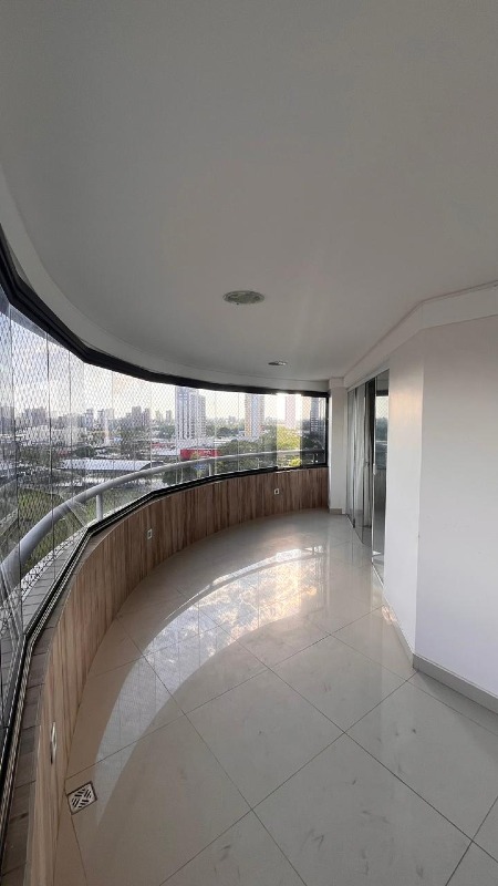 Apartamento à venda no Jóquei: 