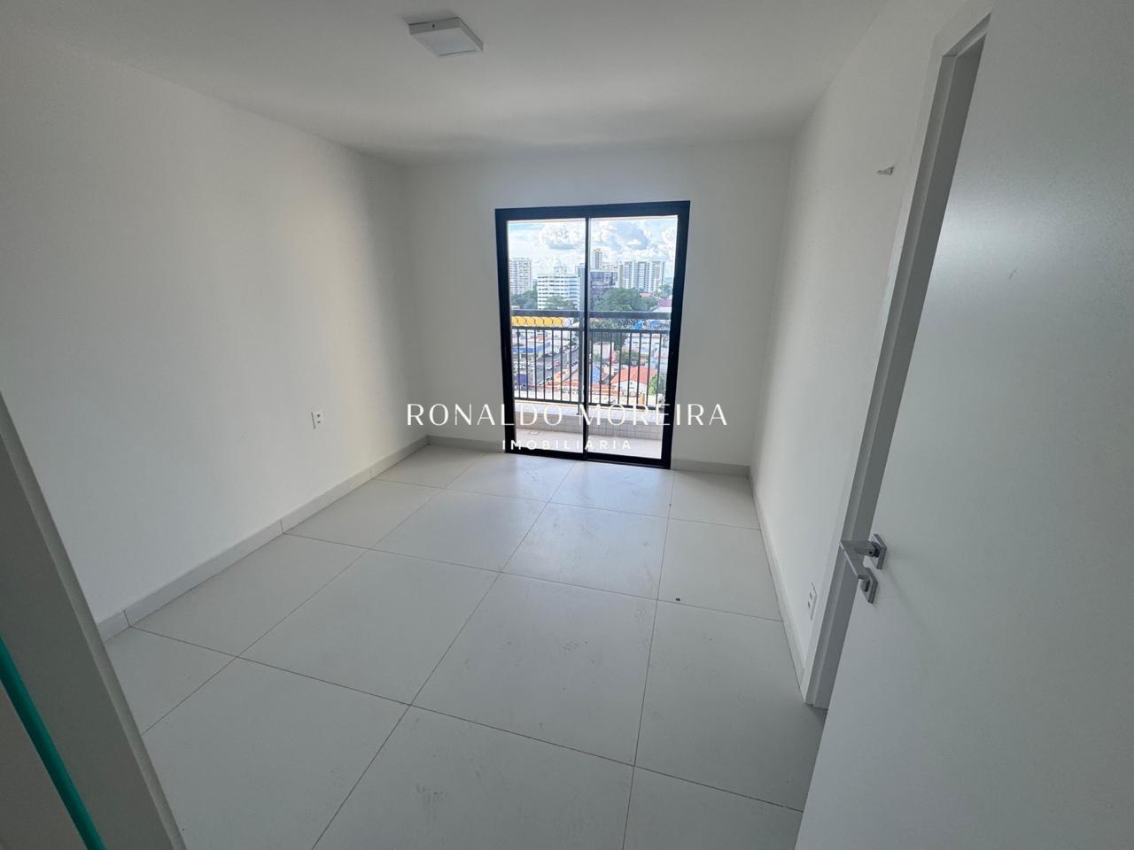 Apartamento à venda no Jóquei: 