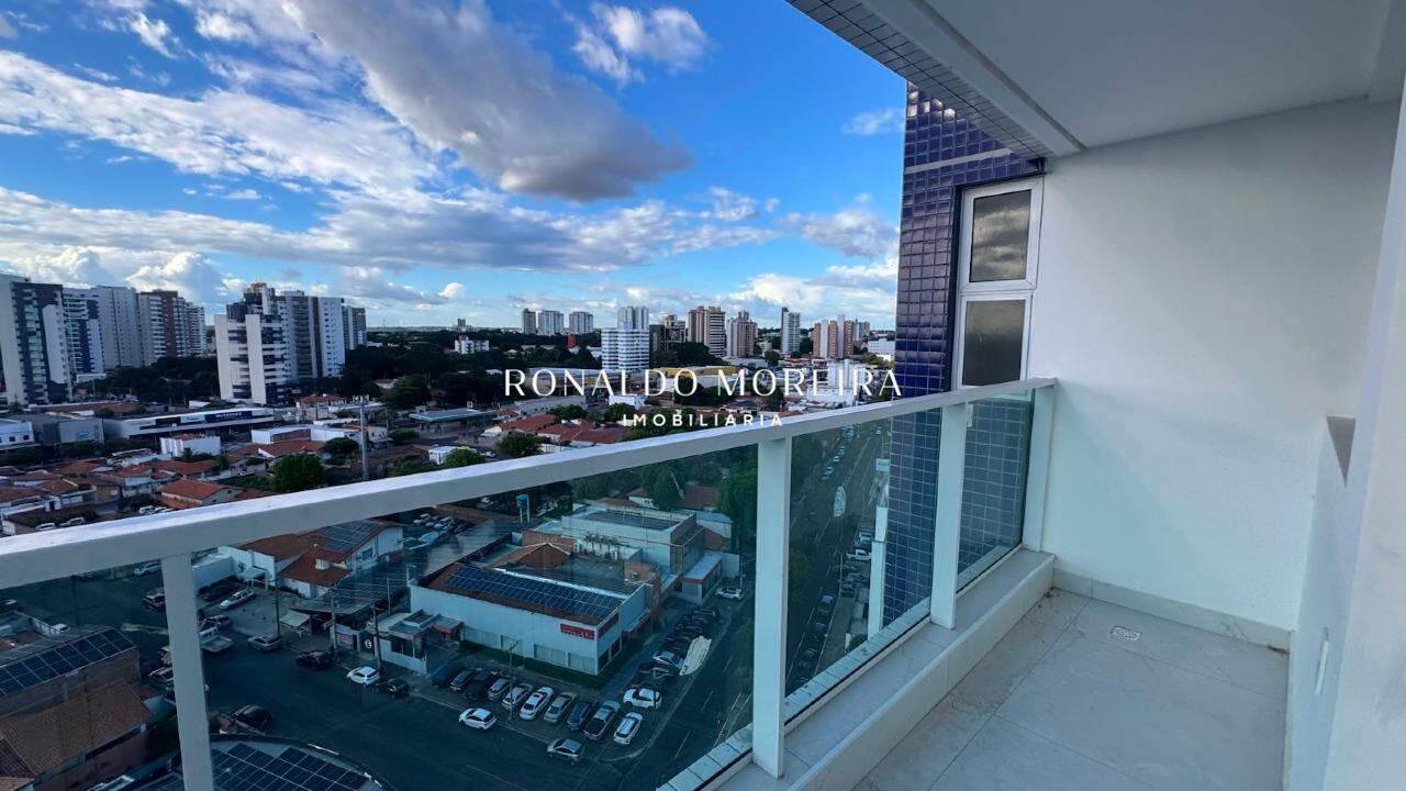 Apartamento à venda no Jóquei: 