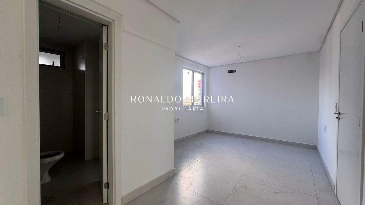 Apartamento à venda no Jóquei: 