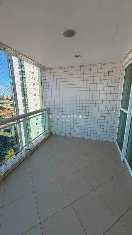 Apartamento à venda no Jóquei: 