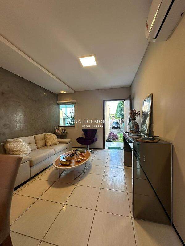 Casa em Condomínio à venda no Morros: 
