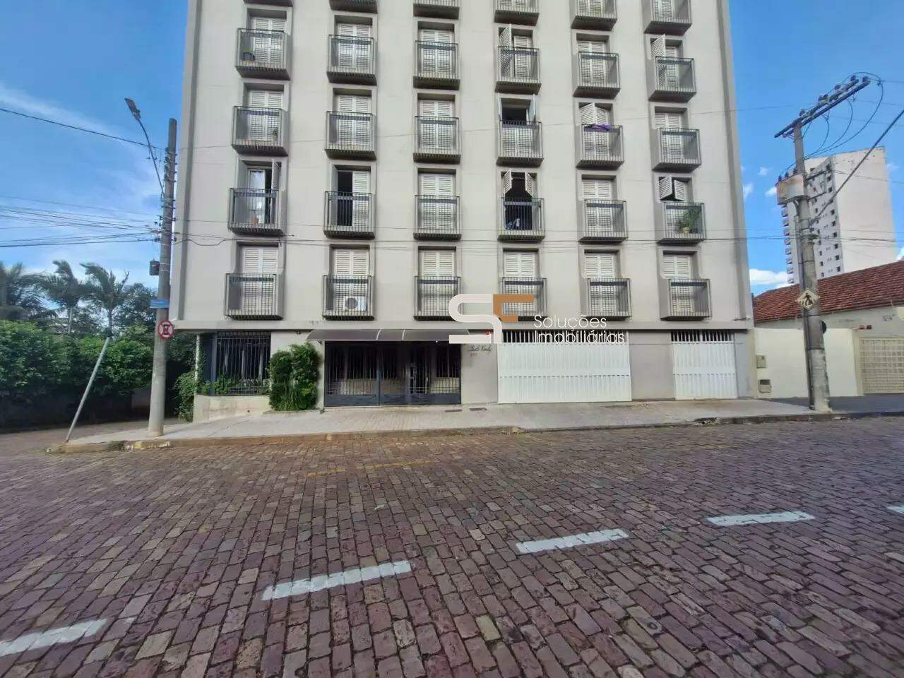 Apartamento de 02 quartos, sendo 01 suíte, na Praça Dom Eduardo - Apartamento em Mercês
