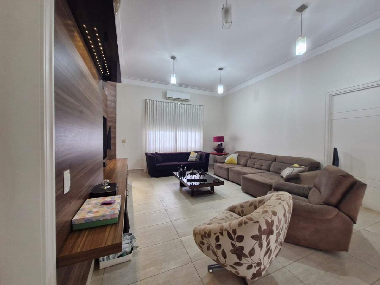 Casa à venda, 5 quartos, 3 suítes, 4 vagas, Jockey Park - Uberaba/MG - Casa em Jockey Park