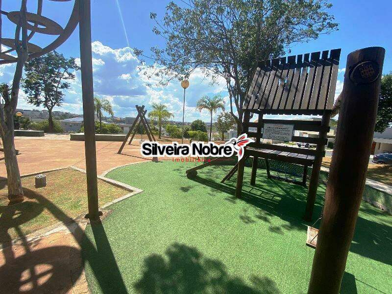 Lote em condomínio à venda no Portal do Sol: 