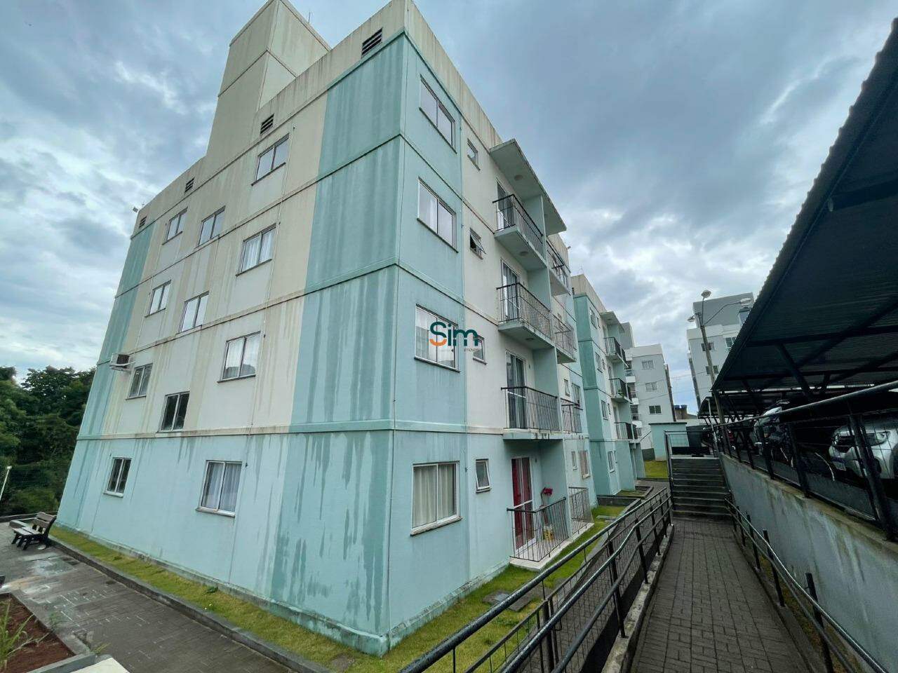 Apartamento para alugar com 2 dormitórios, 1 banheiro, 1 vaga de garagem e 55m² de área privativa no bairro Santo Antônio