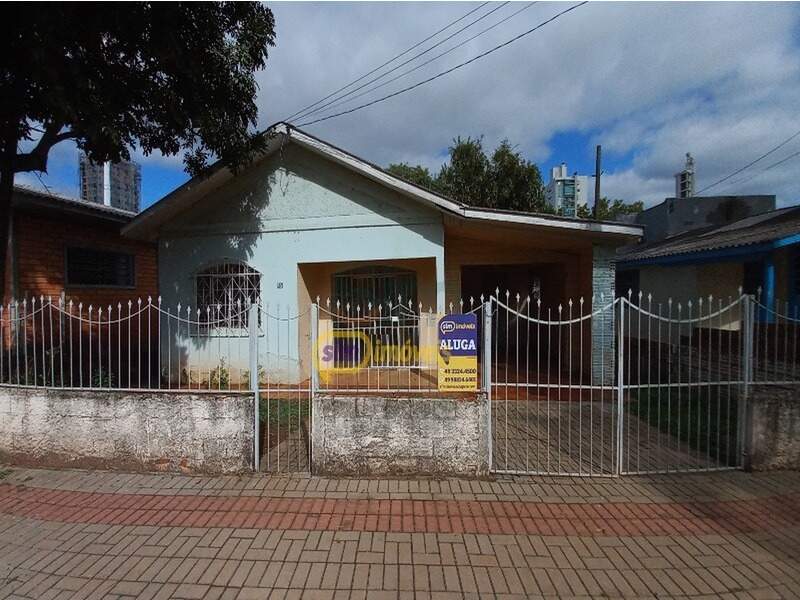 Casa para alugar com 3 dormitórios, 1 banheiro e 80m² de área privativa no bairro Presidente Médici