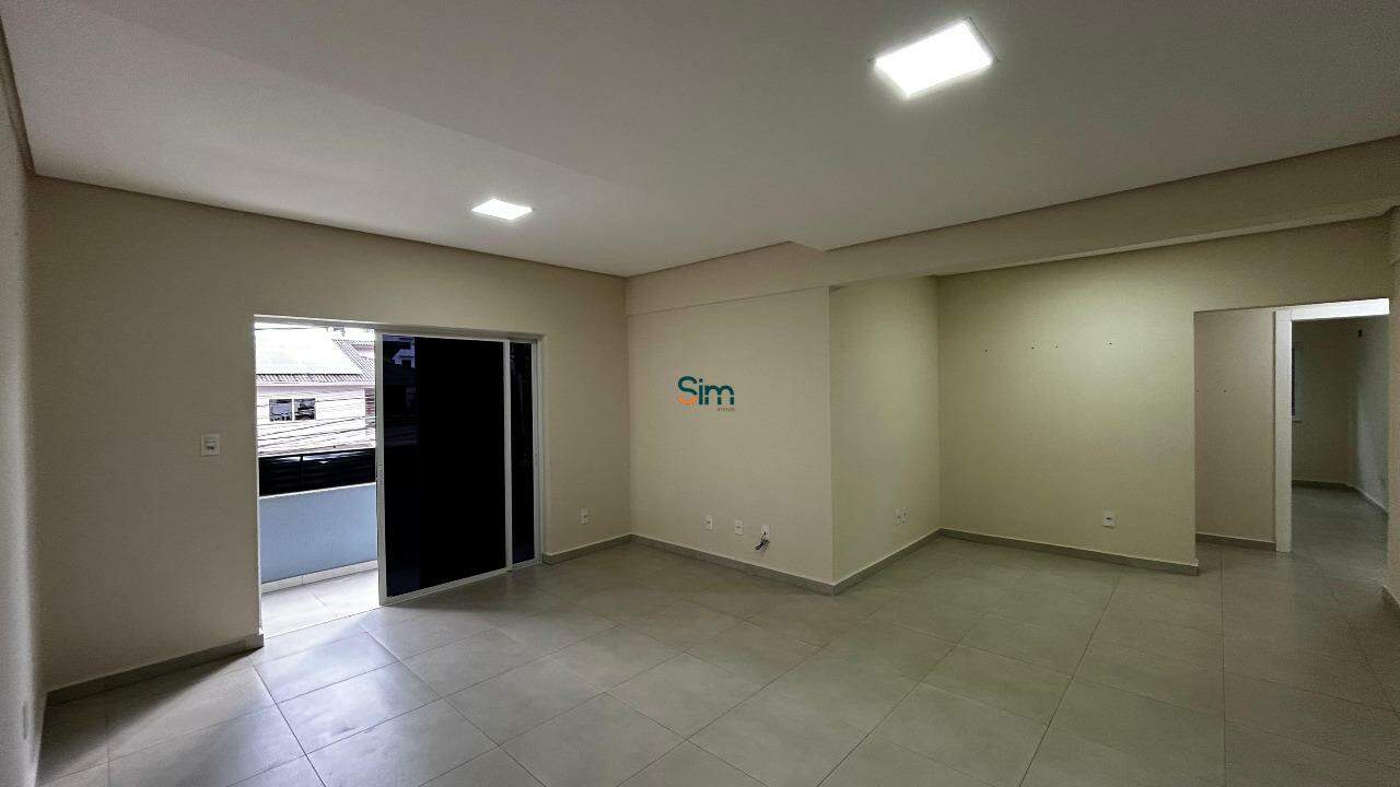 Apartamento para alugar com 3 dormitórios, 1 banheiro, 2 vagas de garagens e 148m² de área privativa no bairro Presidente Médici