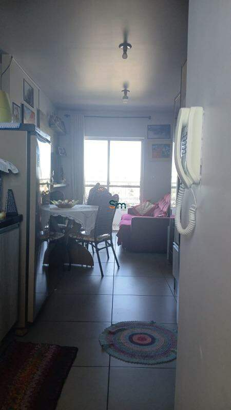 Apartamento à venda com 3 dormitórios, 1 banheiro, 1 vaga de garagem e 59m² de área privativa no bairro Passo dos Fortes