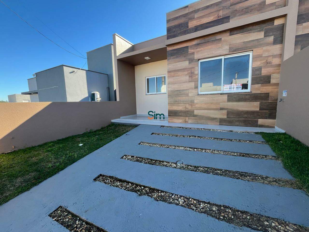 Casa à venda com 3 dormitórios, 1 banheiro, 1 vaga de garagem e 67m² de área privativa no bairro Desbravador