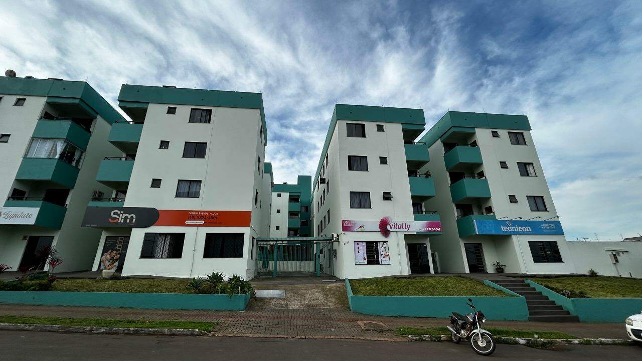 Apartamento para alugar com 2 dormitórios, 1 banheiro, 1 vaga de garagem e 80m² de área privativa no bairro Efapi