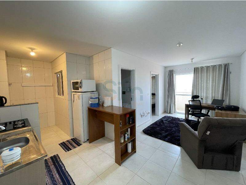 Apartamento à venda com 1 dormitório, 1 banheiro, 1 vaga de garagem e 45m² de área privativa no bairro Efapi