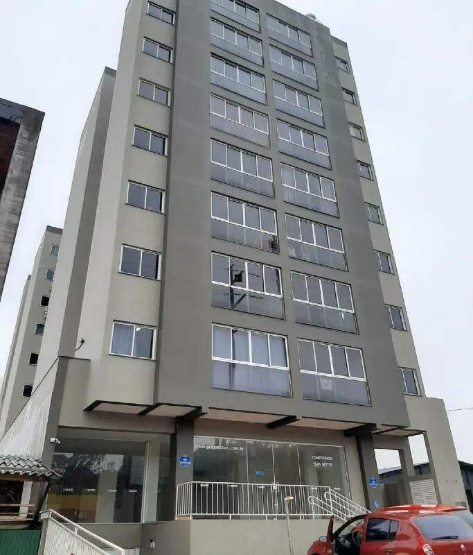 Apartamento para alugar com 3 dormitórios, 1 banheiro, 2 vagas de garagens e 149m² de área privativa no bairro Efapi