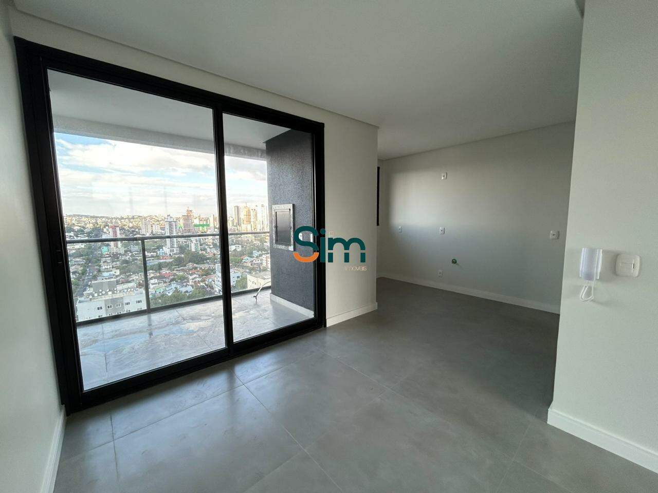 Apartamento à venda com 3 dormitórios, 1 banheiro, 2 vagas de garagens e 90m² de área privativa no bairro Presidente Médici