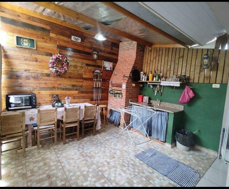 Casa à venda com 2 dormitórios, 1 banheiro, 1 vaga de garagem e 72m² de área privativa no bairro São Lucas