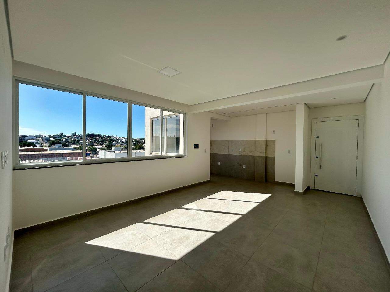 Apartamento à venda com 3 dormitórios, 1 banheiro, 2 vagas de garagens e 100m² de área privativa no bairro Efapi