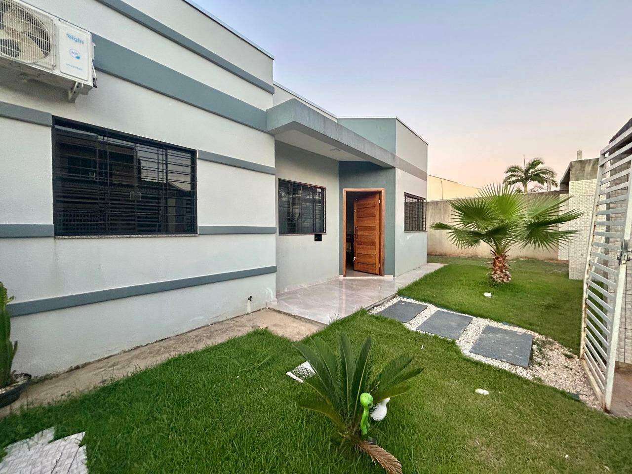 Casa à venda com 3 dormitórios, 2 banheiros, 3 vagas de garagens e 75m² de área privativa no bairro Efapi
