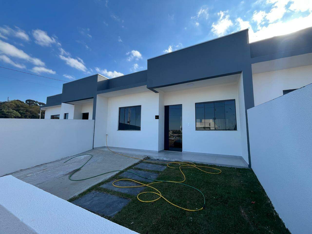 Casa à venda com 2 dormitórios, 1 banheiro, 1 vaga de garagem e 60m² de área privativa no bairro Efapi