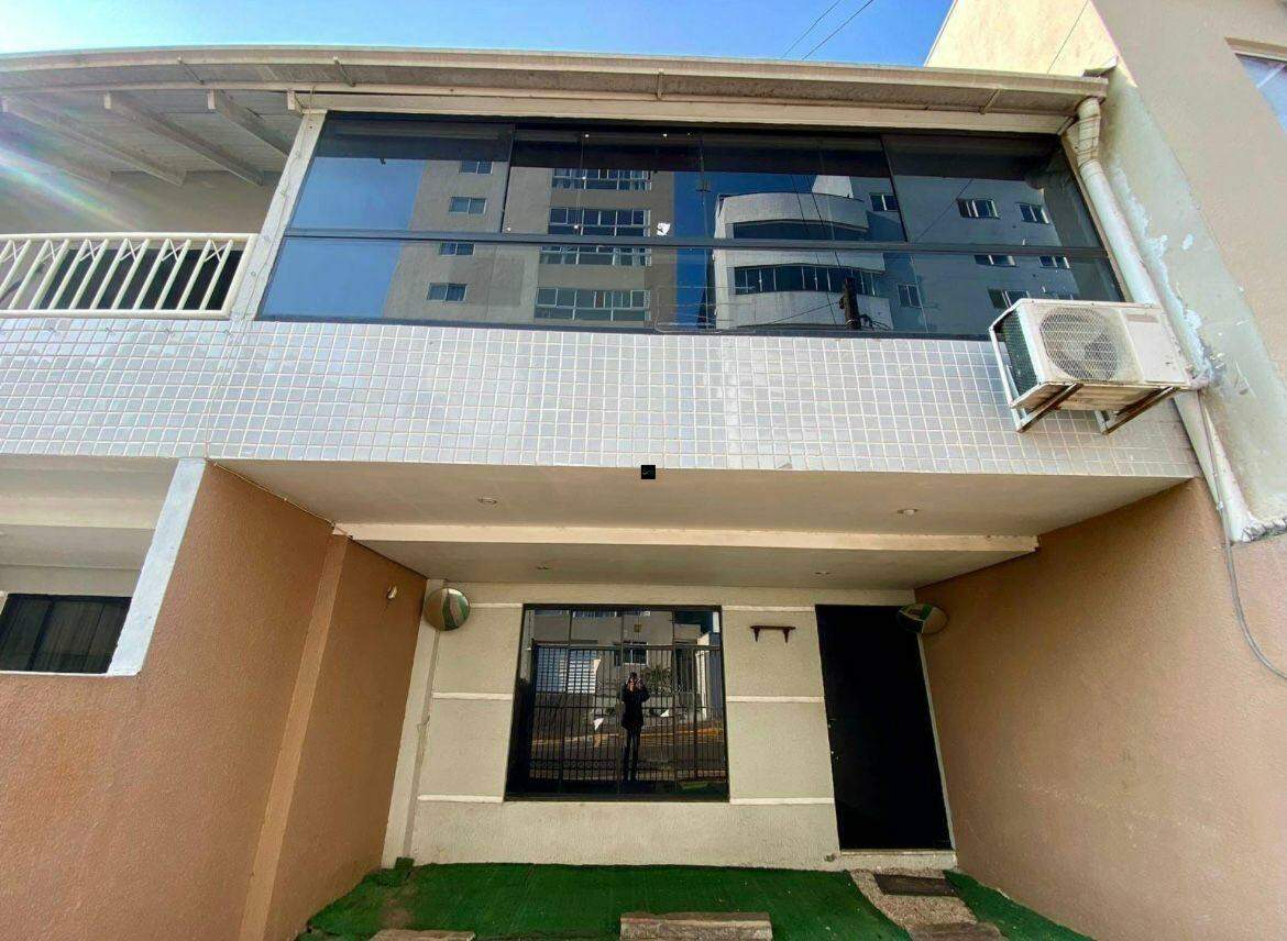 Casa à venda com 1 vaga de garagem e 75m² de área privativa no bairro São Cristóvão