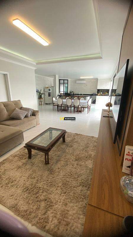 Casa para alugar  no Vila Nova - Joinville, SC. Imóveis