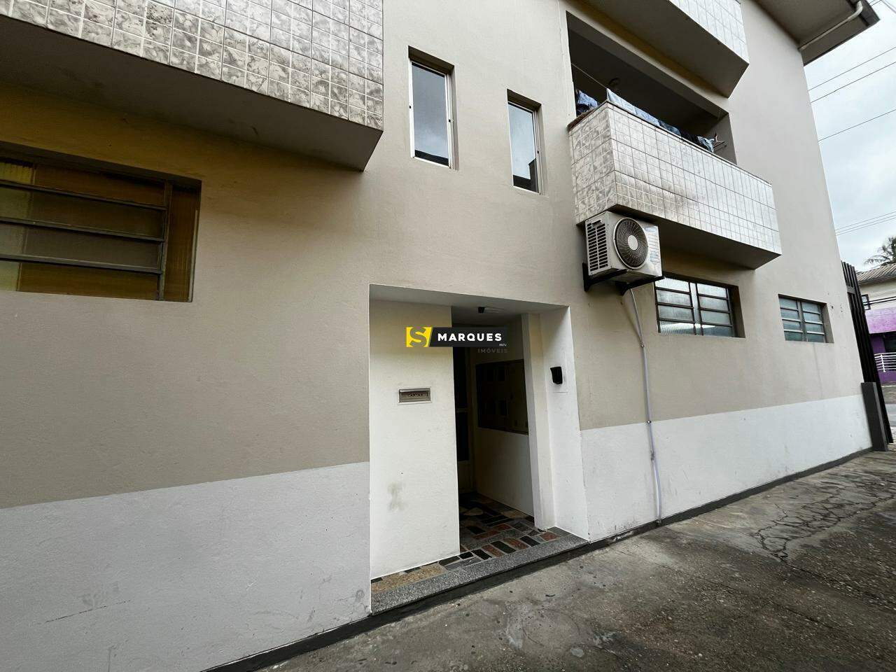 Apartamento para alugar  no Iririú - Joinville, SC. Imóveis