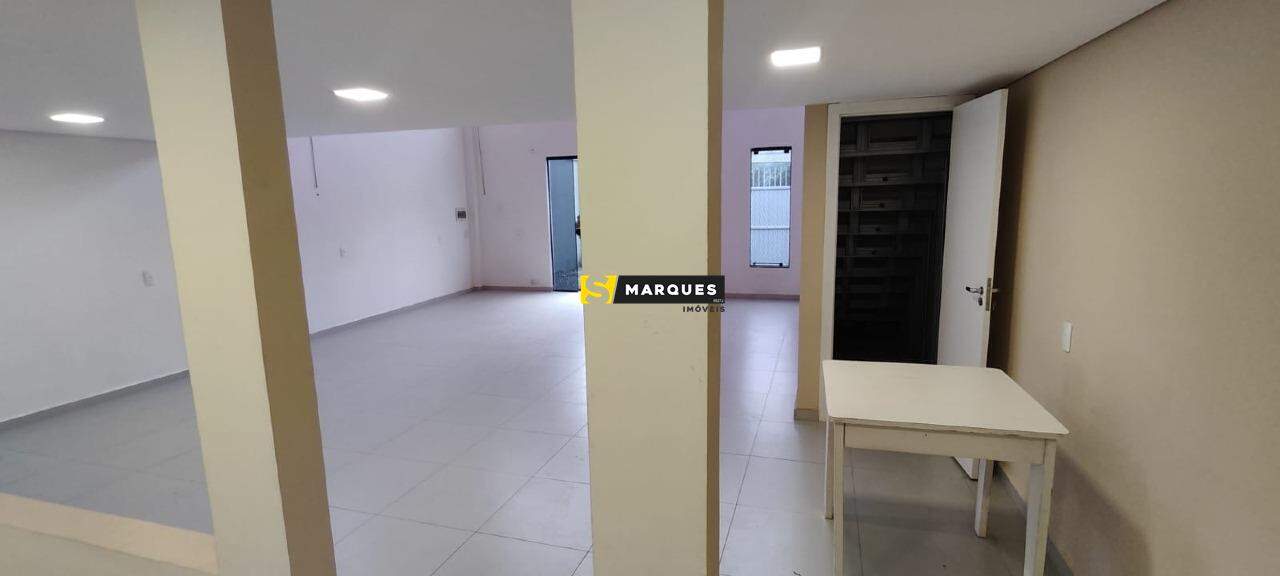 Casa com 2 Dormitórios para alugar, 100 m² por R$ 2.500,00 Casa com 2 Dormitórios para alugar, 100 m² por R$ 2.500,00