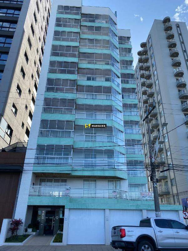 Apartamento para alugar  no Centro - Balneário Piçarras, SC. Imóveis