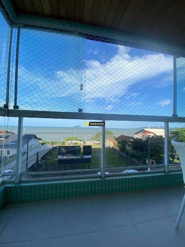 Apartamento para alugar  no Centro - Balneário Piçarras, SC. Imóveis