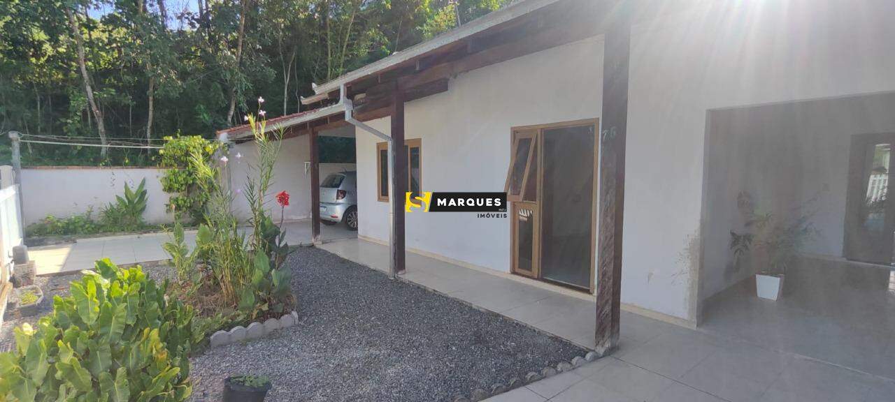 Casa para alugar  no Nova Brasília - Joinville, SC. Imóveis