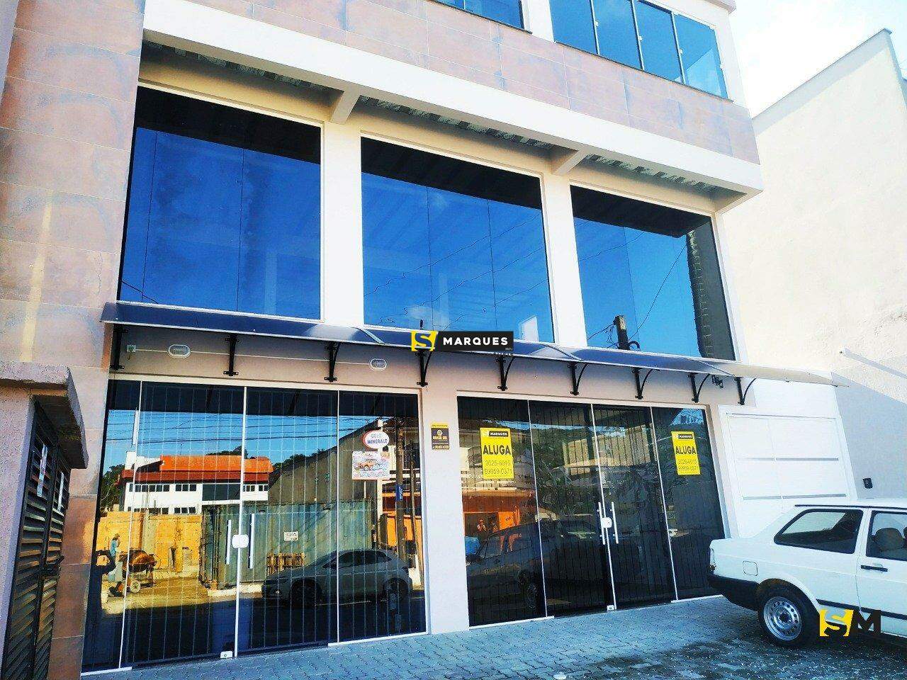 Sala comercial para alugar  no Iririú - Joinville, SC. Imóveis