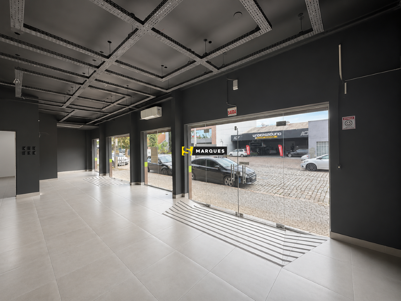 Sala comercial para alugar  no América - Joinville, SC. Imóveis