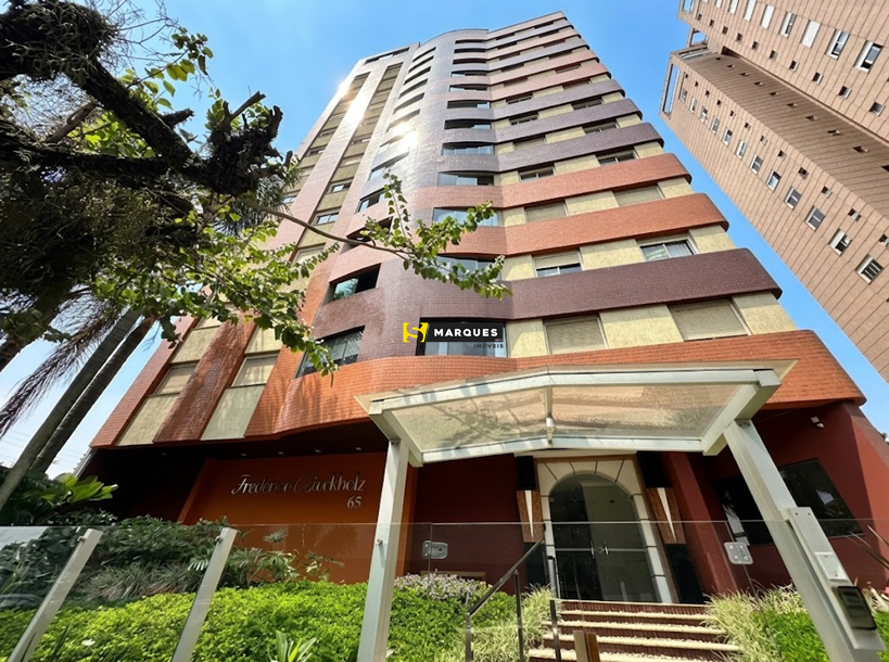 Apartamento para alugar  no Centro - Joinville, SC. Imóveis
