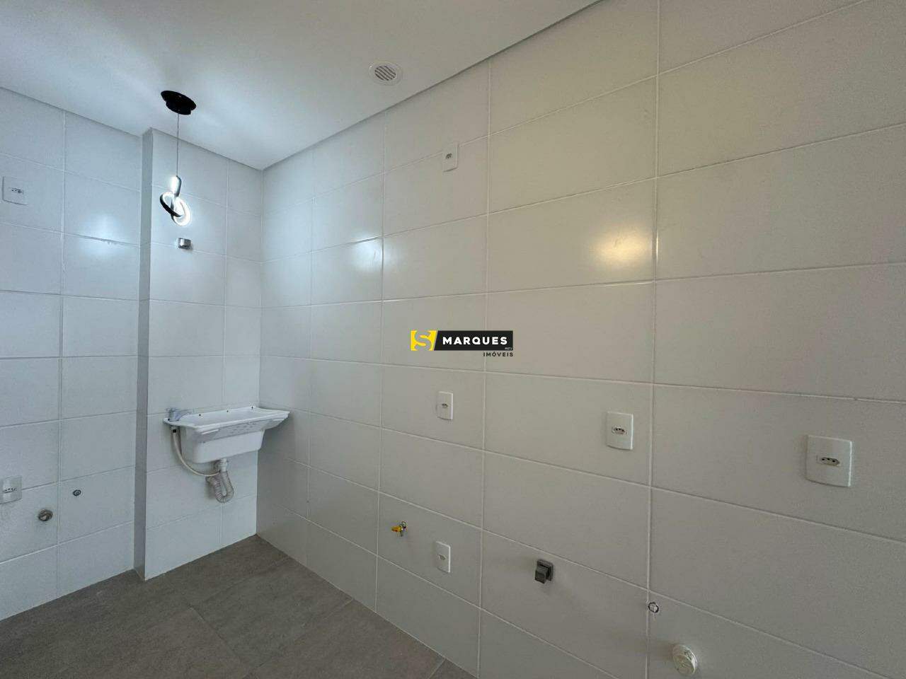 Apartamento com 2 Dormitórios para alugar, 57 m² por R$ 2.000,00 Apartamento com 2 Dormitórios para alugar, 57 m² por R$ 2.000,00