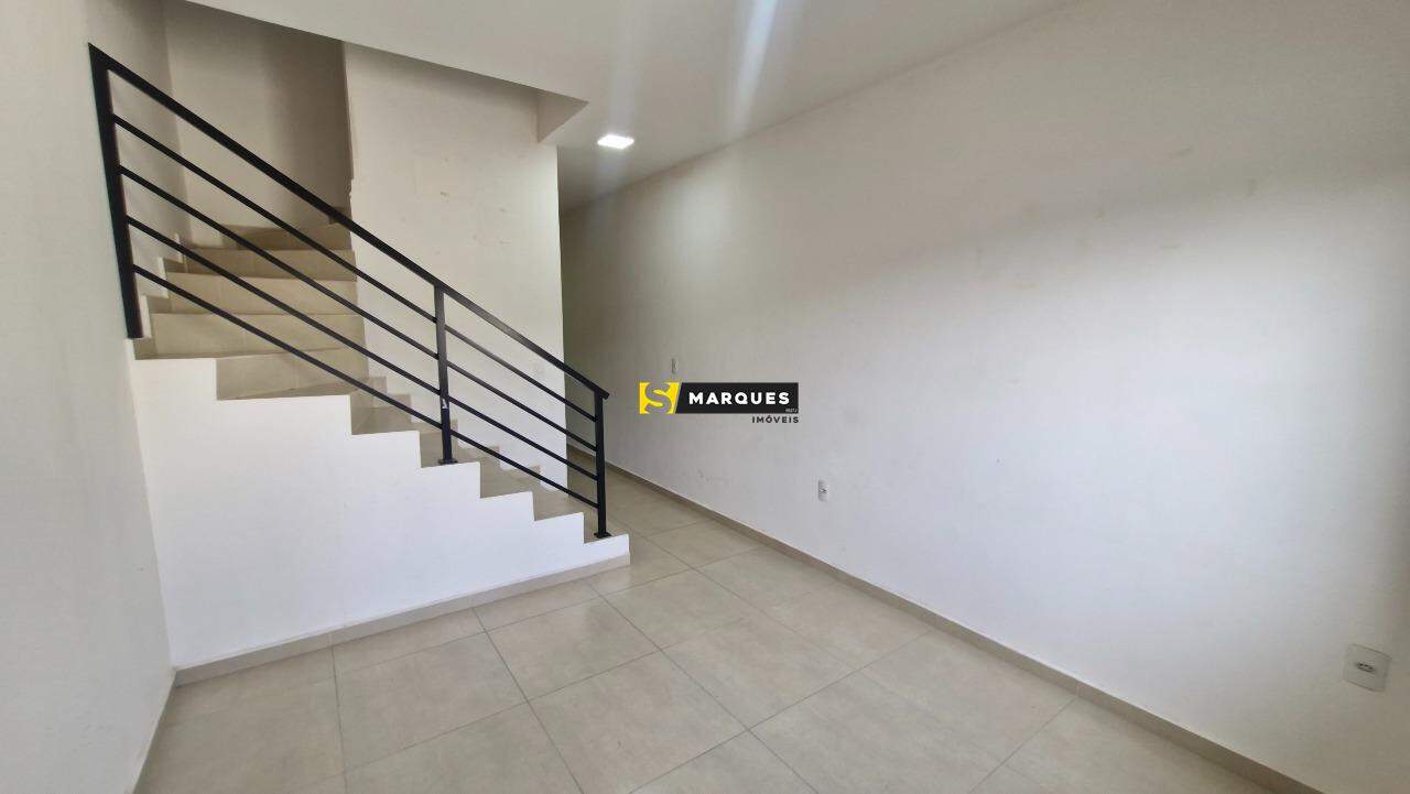 Geminado com 2 Dormitórios para alugar, 67 m² por R$ 2.100,00 Geminado com 2 Dormitórios para alugar, 67 m² por R$ 2.100,00